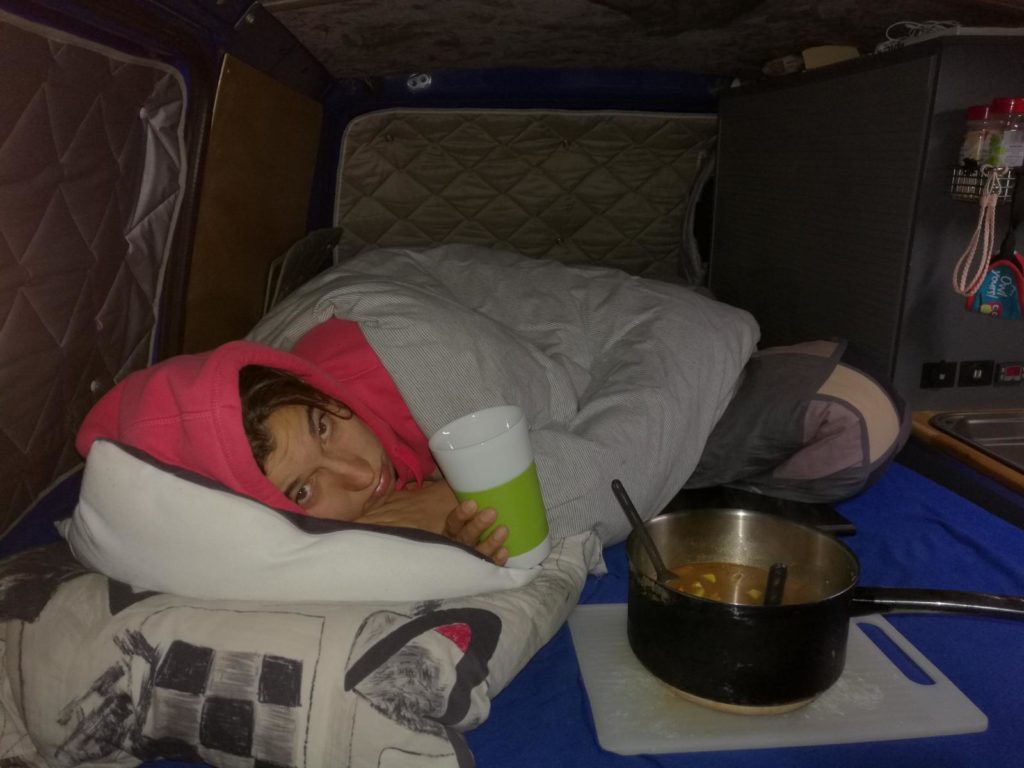 Wer krank ist darf ausnahmsweise im Bett essen